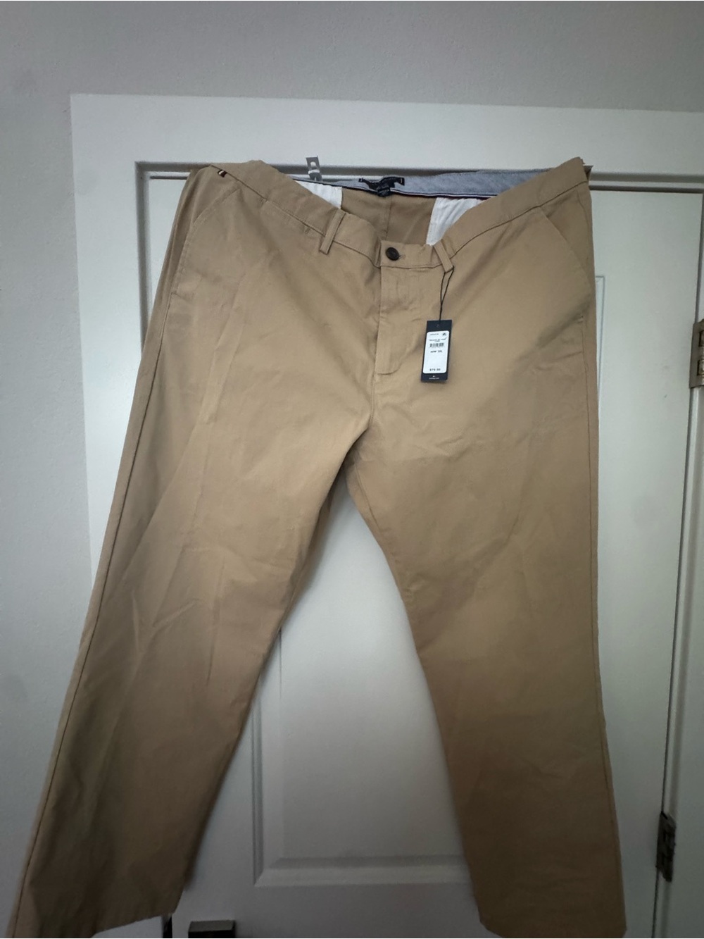 Tommy Hilfiger Men's Khaki Straight-Leg Chinos - Beige